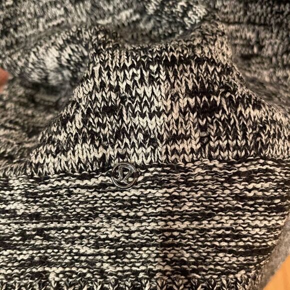 Lululemon Black & white Oversized Cardigan Size XS/S! In perfect condition! - Picture 4 of 5